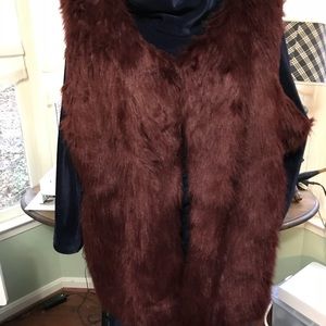 Rue plus faux fur vest NWT